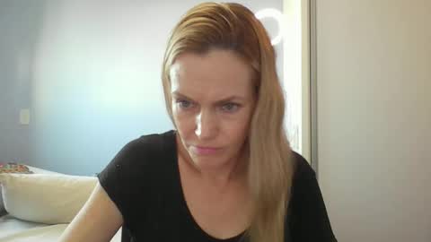 Anny online show from March 26, 10:53 am