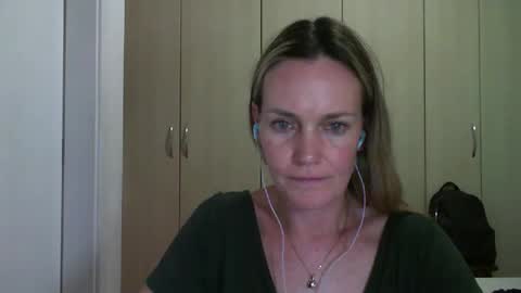 Snapshot of crazyanny chatting on February 18, 6:04 pm Anny online show from February 18, 6:04 pm