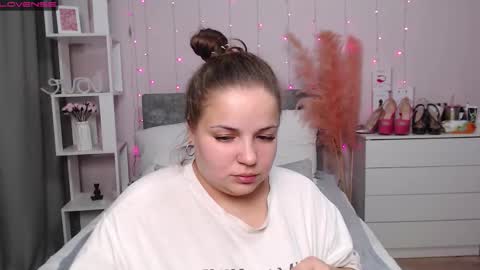 Crazyy Girl  online show from January 8, 3:29 pm