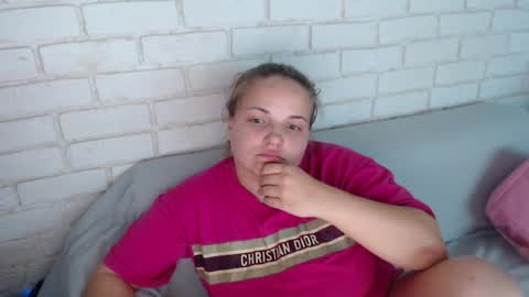 Snapshot of crazyy_girl_ chatting on September 17, 3:15 pm Crazyy Girl online show from September 17, 3:15 pm