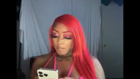 Snapshot of creame_sensation chatting on December 16, 1:31 am PHANTOMTARGARYENXXX online show from December 16, 1:31 am