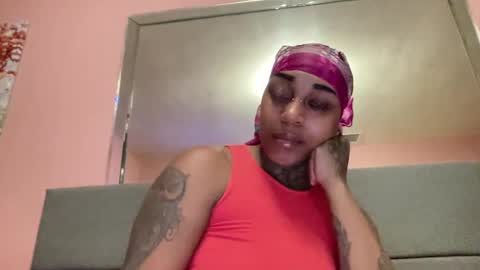 Snapshot of creame_sensation chatting on February 26, 6:59 pm PHANTOMTARGARYENXXX online show from February 26, 6:59 pm