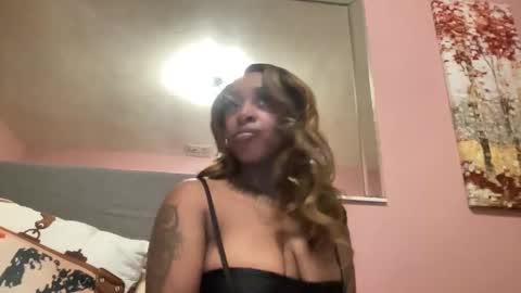 Snapshot of creame_sensation chatting on February 17, 3:44 pm PHANTOMTARGARYENXXX online show from February 17, 3:44 pm