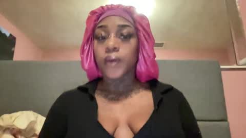 Snapshot of creame_sensation chatting on February 19, 9:28 am PHANTOMTARGARYENXXX online show from February 19, 9:28 am
