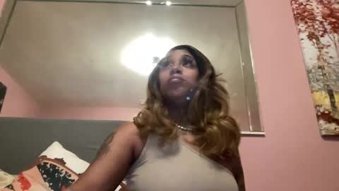 Snapshot of creame_sensation chatting on February 19, 4:55 pm PHANTOMTARGARYENXXX online show from February 19, 4:55 pm