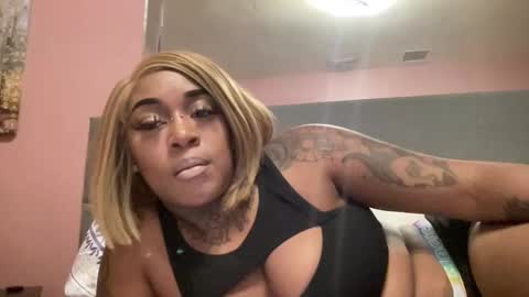 Snapshot of creame_sensation chatting on February 9, 2:06 am PHANTOMTARGARYENXXX online show from February 9, 2:06 am