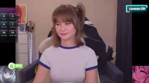 Snapshot of creammeow chatting on September 19, 3:43 am Alina online show from September 19, 3:43 am