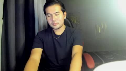 BareCreamyCum online show from December 28, 3:59 pm