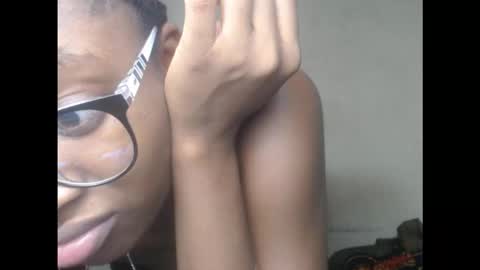 creamyxmuffin online show from September 12, 10:45 pm