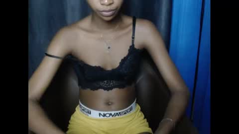 creamyxmuffin online show from February 24, 11:19 pm