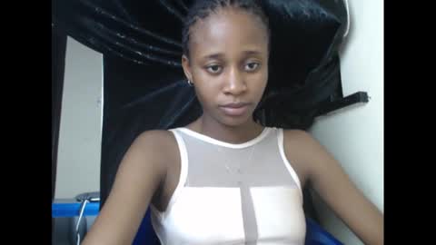 creamyxmuffin online show from March 9, 7:15 pm