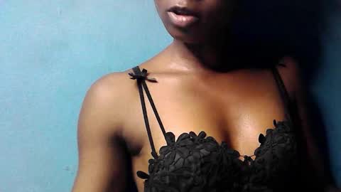 creamyxsugar online show from November 25, 8:18 pm