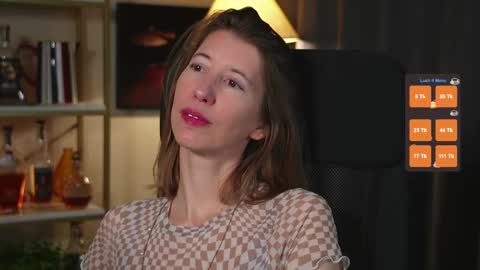 Quinn de la Creme online show from October 21, 6:00 pm