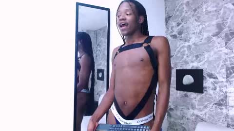 CriisBrown  online show from November 15, 5:14 pm