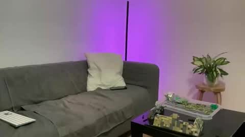 Crinifer online show from January 10, 9:42 pm