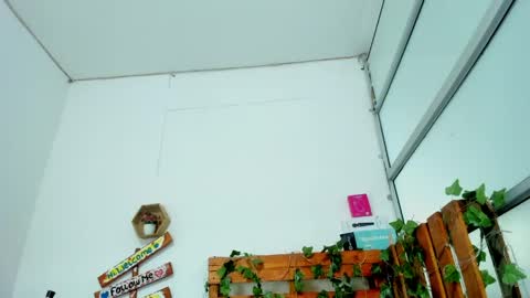 cris_dulce online show from April 15, 7:27 pm