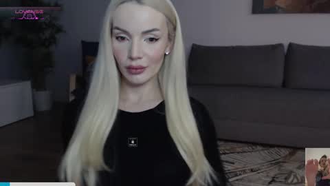Snapshot of cris_tinne chatting on January 5, 1:47 pm cris_tinne online show from January 5, 1:47 pm