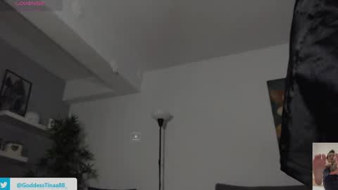 Snapshot of cris_tinne chatting on December 10, 6:17 pm cris_tinne online show from December 10, 6:17 pm