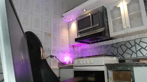 Cristina Onazis online show from April 16, 8:09 pm