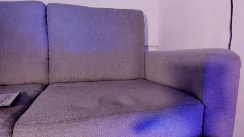 criss_zuri online show from April 8, 4:10 pm