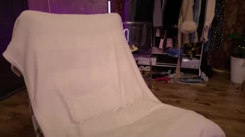 crissy_love online show from February 21, 6:27 am