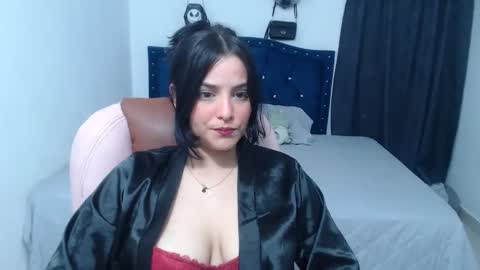 Snapshot of cristal_hot07 chatting on February 13, 2:01 am Cristal online show from February 13, 2:01 am