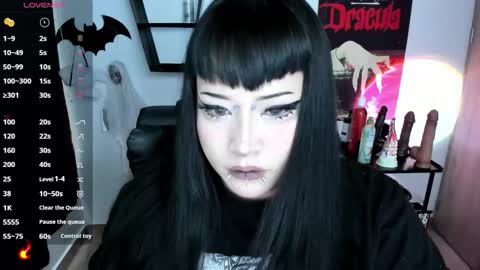 Cris online show from February 3, 8:57 pm