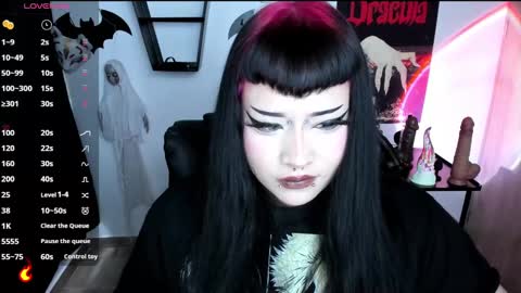 Cris online show from November 9, 10:01 pm