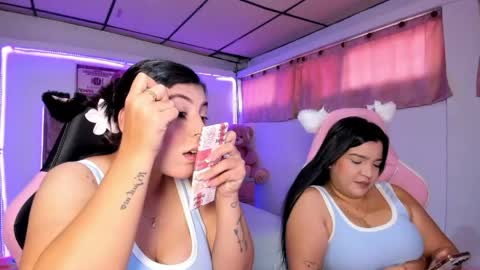 cristal_smith20 online show from April 24, 12:40 pm