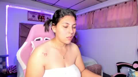 cristal_smith20 online show from June 15, 12:30 pm