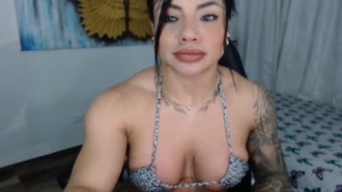 Snapshot of cristalbeautiful1 chatting on September 19, 10:57 pm Natalie online show from September 19, 10:57 pm