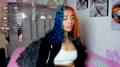   online show from November 7, 3:14 pm