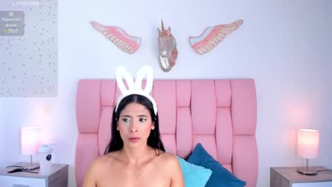 Snapshot of cristalmunez chatting on March 10, 3:52 pm cristal online show from March 10, 3:52 pm