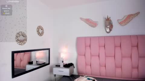 Snapshot of cristalmunez chatting on February 1, 12:37 pm cristal online show from February 1, 12:37 pm