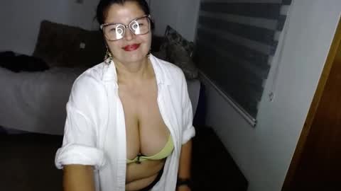 Snapshot of cristalperez_ chatting on February 27, 12:36 am Cristalperez online show from February 27, 12:36 am