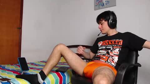 Snapshot of cristian_ortiz_1 chatting on December 15, 10:26 pm Cristian online show from December 15, 10:26 pm