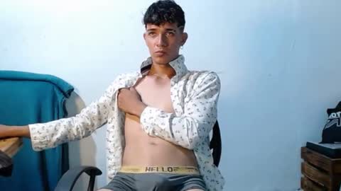 Snapshot of cristofer_hot98 chatting on January 31, 6:35 am Cristofer online show from January 31, 6:35 am