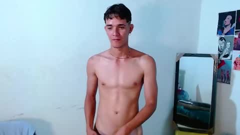 Snapshot of cristofer_hot98 chatting on March 4, 1:34 am Cristofer online show from March 4, 1:34 am