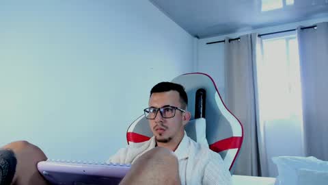 Cristopher  online show from April 7, 8:11 pm