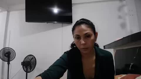 crisyoha4020 online show from October 15, 6:16 am