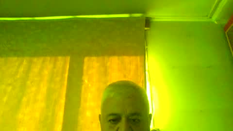 crmperez online show from May 20, 7:42 pm