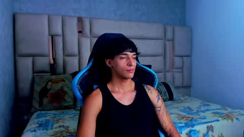 Croy online show from March 31, 8:42 pm