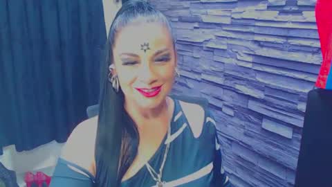 Snapshot of cruela_deviil chatting on September 13, 6:21 pm cruela_deviil online show from September 13, 6:21 pm