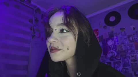 cruella_mira online show from November 17, 4:42 pm