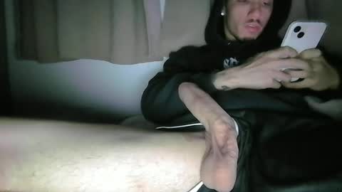 cruzpg_ online show from May 30, 6:01 am