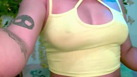 crysrus online show from April 3, 10:17 pm