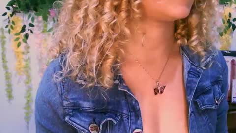 crysrus online show from March 7, 2:36 am