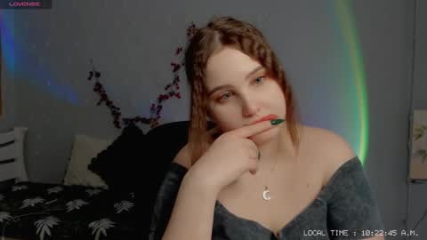 Snapshot of crystal__chris chatting on February 8, 8:20 am Chris online show from February 8, 8:20 am