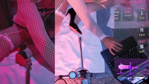 Crystal Bellini online show from March 27, 5:58 pm