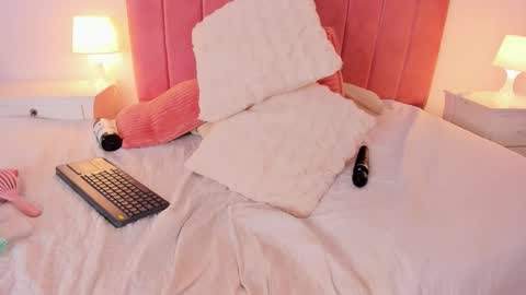 Snapshot of crystal_hartx chatting on September 17, 7:23 am Crystal online show from September 17, 7:23 am